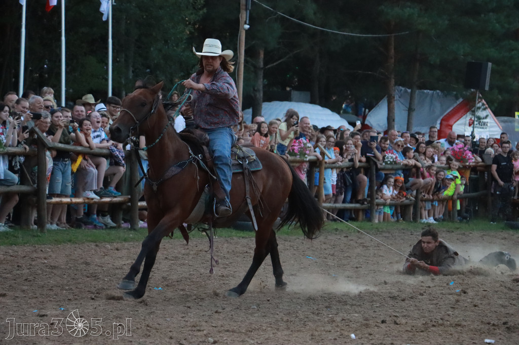 Fotorelacja XXI: Kaskaderski pokaz jeździecki - Festiwal z Kopyta w Gniazdowie