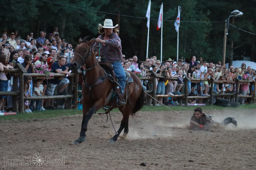 Fotorelacja XXI: Kaskaderski pokaz jeździecki - Festiwal z Kopyta w Gniazdowie