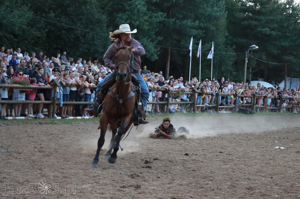 Fotorelacja XXI: Kaskaderski pokaz jeździecki - Festiwal z Kopyta w Gniazdowie