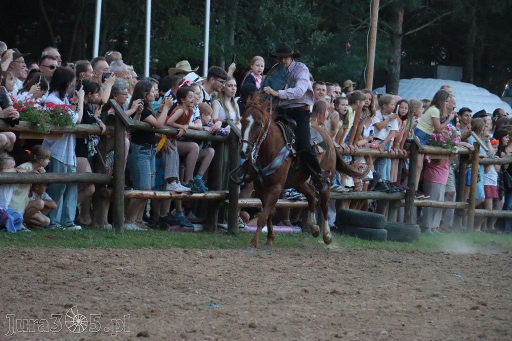 Fotorelacja XXI: Kaskaderski pokaz jeździecki - Festiwal z Kopyta w Gniazdowie