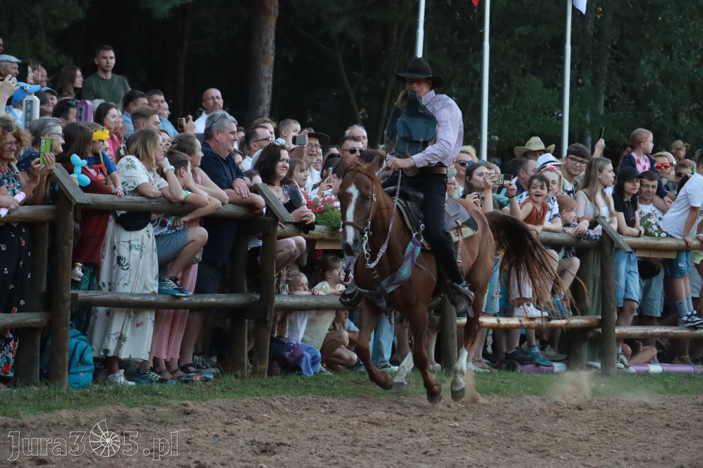 Fotorelacja XXI: Kaskaderski pokaz jeździecki - Festiwal z Kopyta w Gniazdowie