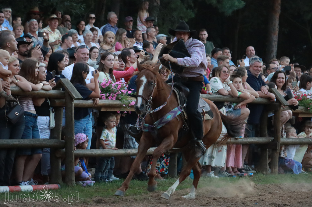 Fotorelacja XXI: Kaskaderski pokaz jeździecki - Festiwal z Kopyta w Gniazdowie