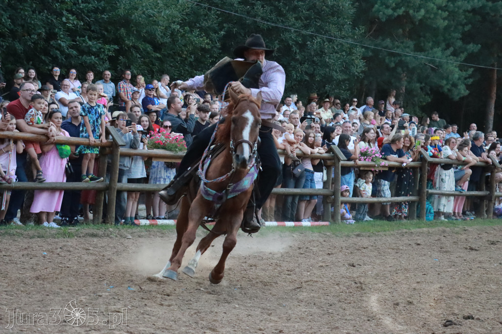 Fotorelacja XXI: Kaskaderski pokaz jeździecki - Festiwal z Kopyta w Gniazdowie