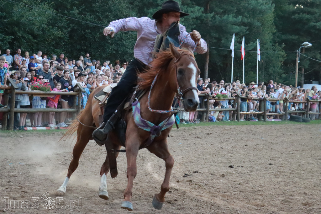 Fotorelacja XXI: Kaskaderski pokaz jeździecki - Festiwal z Kopyta w Gniazdowie