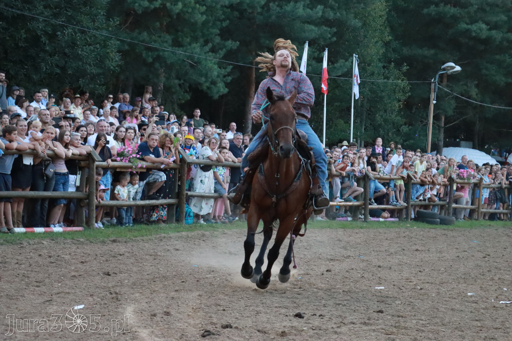 Fotorelacja XXI: Kaskaderski pokaz jeździecki - Festiwal z Kopyta w Gniazdowie