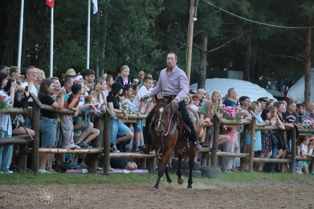 Fotorelacja XXI: Kaskaderski pokaz jeździecki - Festiwal z Kopyta w Gniazdowie
