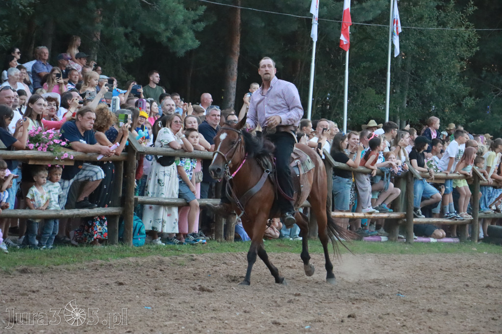 Fotorelacja XXI: Kaskaderski pokaz jeździecki - Festiwal z Kopyta w Gniazdowie