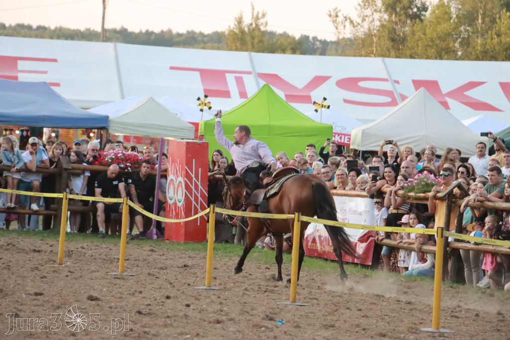 Fotorelacja XXI: Kaskaderski pokaz jeździecki - Festiwal z Kopyta w Gniazdowie
