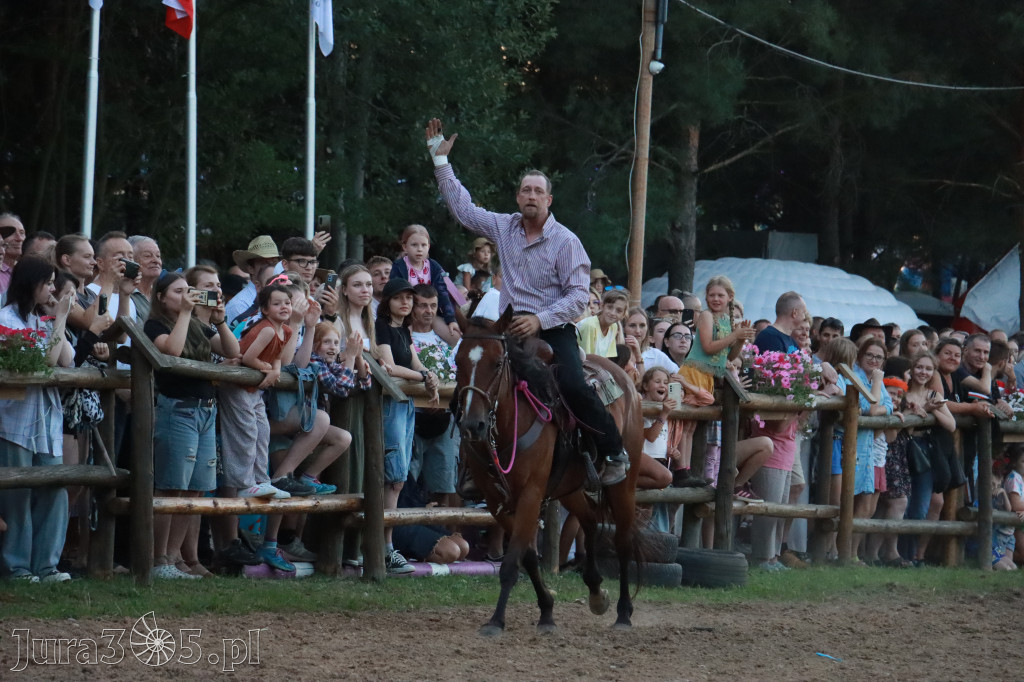 Fotorelacja XXI: Kaskaderski pokaz jeździecki - Festiwal z Kopyta w Gniazdowie