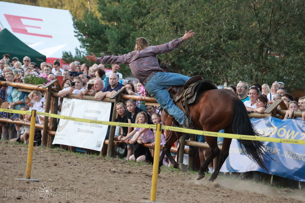 Fotorelacja XXI: Kaskaderski pokaz jeździecki - Festiwal z Kopyta w Gniazdowie