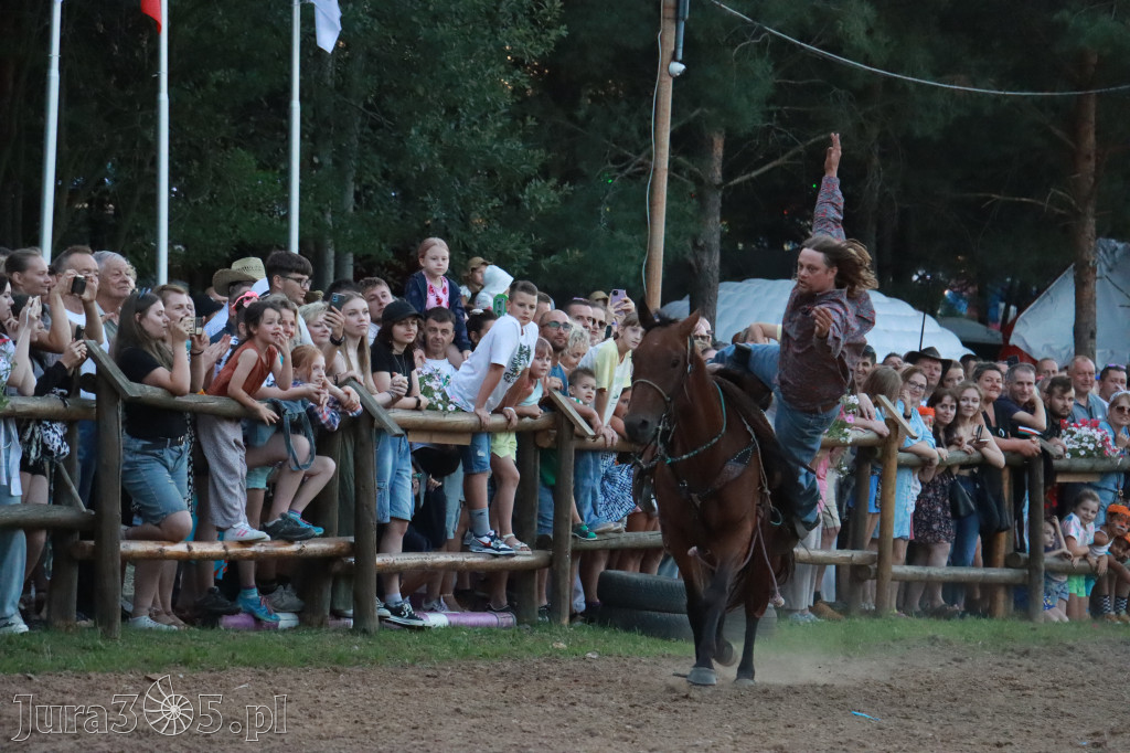 Fotorelacja XXI: Kaskaderski pokaz jeździecki - Festiwal z Kopyta w Gniazdowie