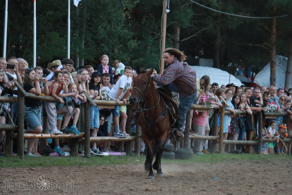 Fotorelacja XXI: Kaskaderski pokaz jeździecki - Festiwal z Kopyta w Gniazdowie