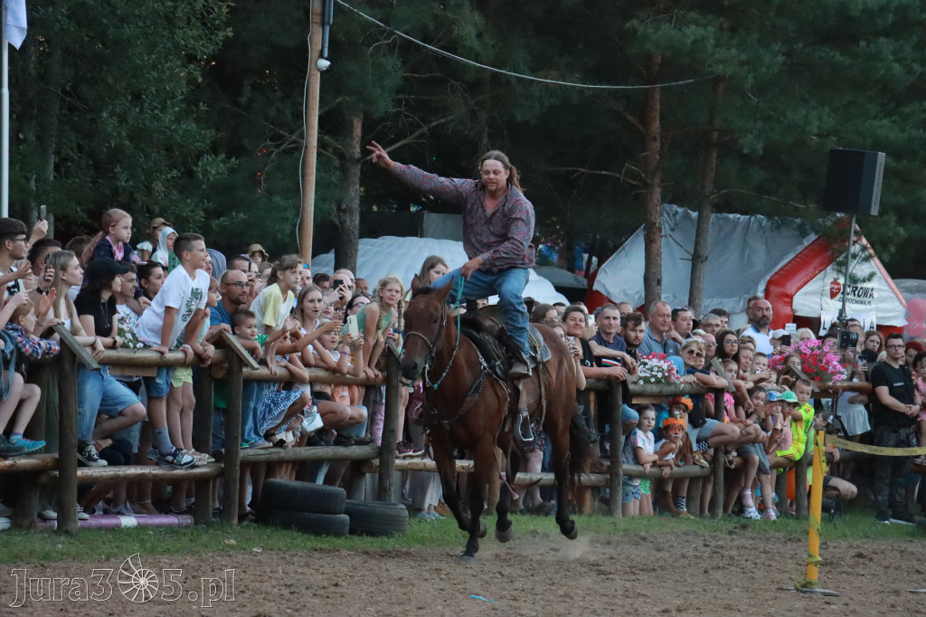 Fotorelacja XXI: Kaskaderski pokaz jeździecki - Festiwal z Kopyta w Gniazdowie