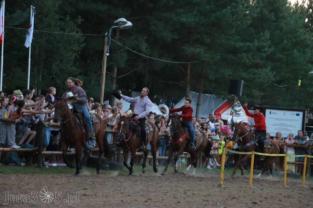 Fotorelacja XXI: Kaskaderski pokaz jeździecki - Festiwal z Kopyta w Gniazdowie
