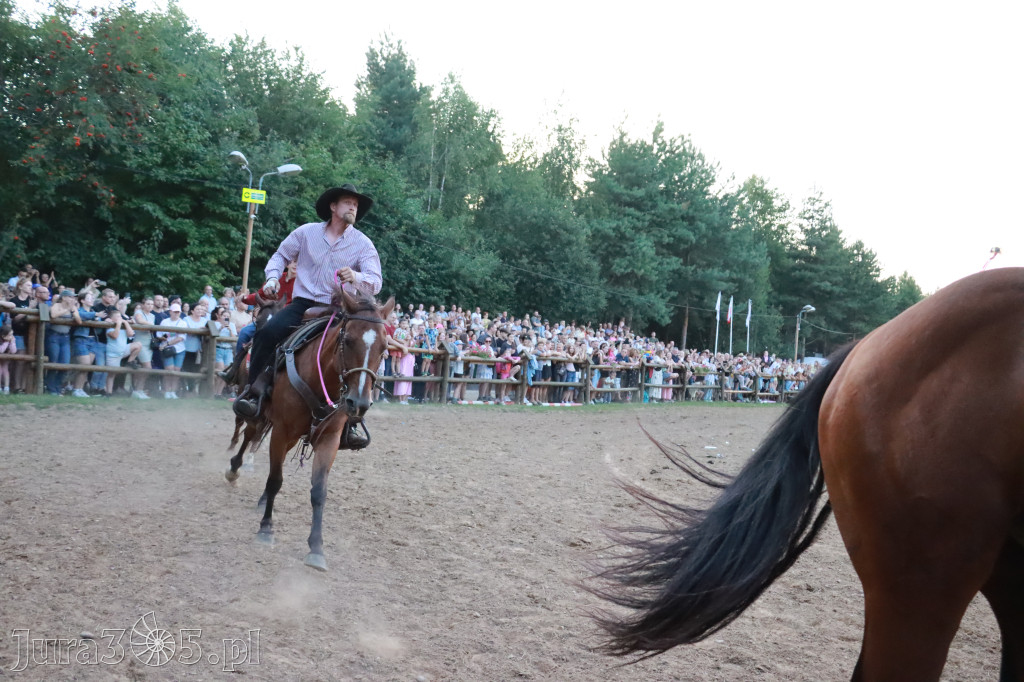 Fotorelacja XXI: Kaskaderski pokaz jeździecki - Festiwal z Kopyta w Gniazdowie
