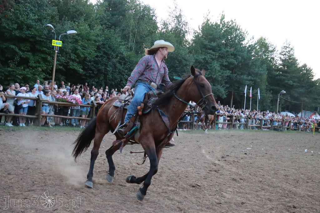 Fotorelacja XXI: Kaskaderski pokaz jeździecki - Festiwal z Kopyta w Gniazdowie