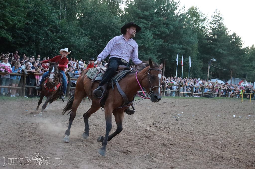 Fotorelacja XXI: Kaskaderski pokaz jeździecki - Festiwal z Kopyta w Gniazdowie