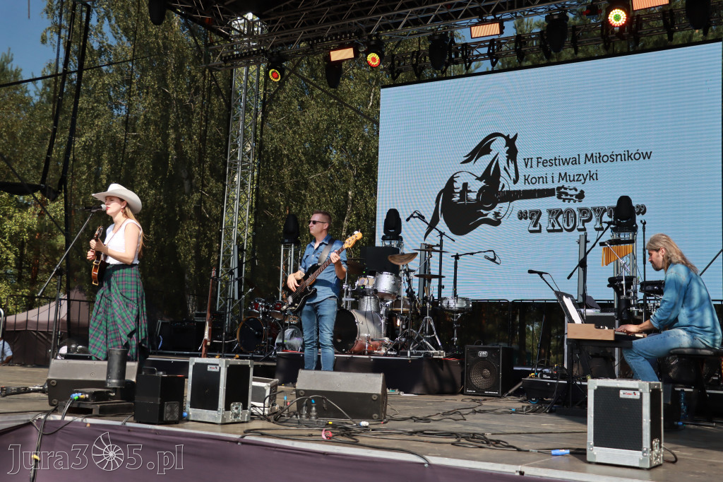 Fotorelacja XXII: Koncerty zespołów country - Festiwal z Kopyta w Gniazdowie