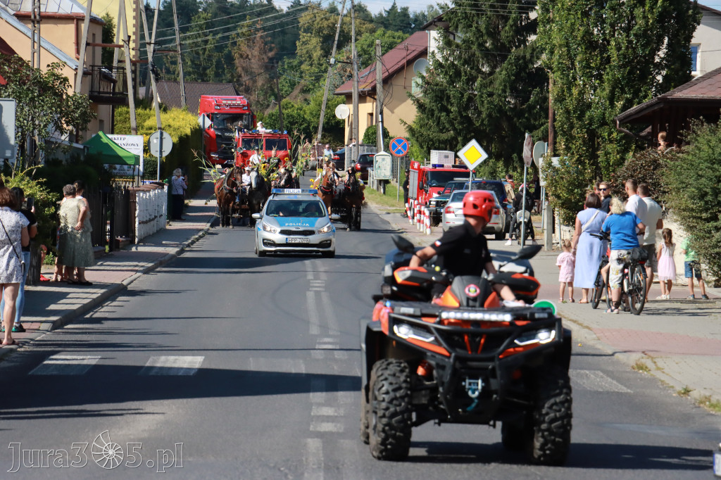 Fotorelacja: Korowód dożynkowy i Parada Ciągników w Kroczycach