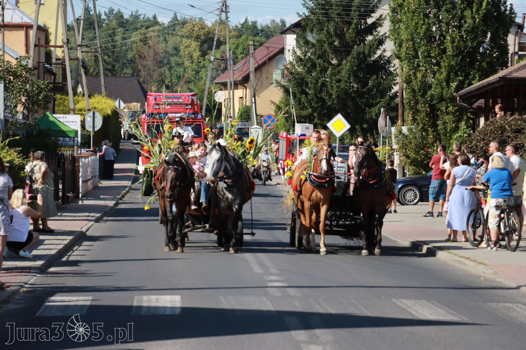 Fotorelacja: Korowód dożynkowy i Parada Ciągników w Kroczycach