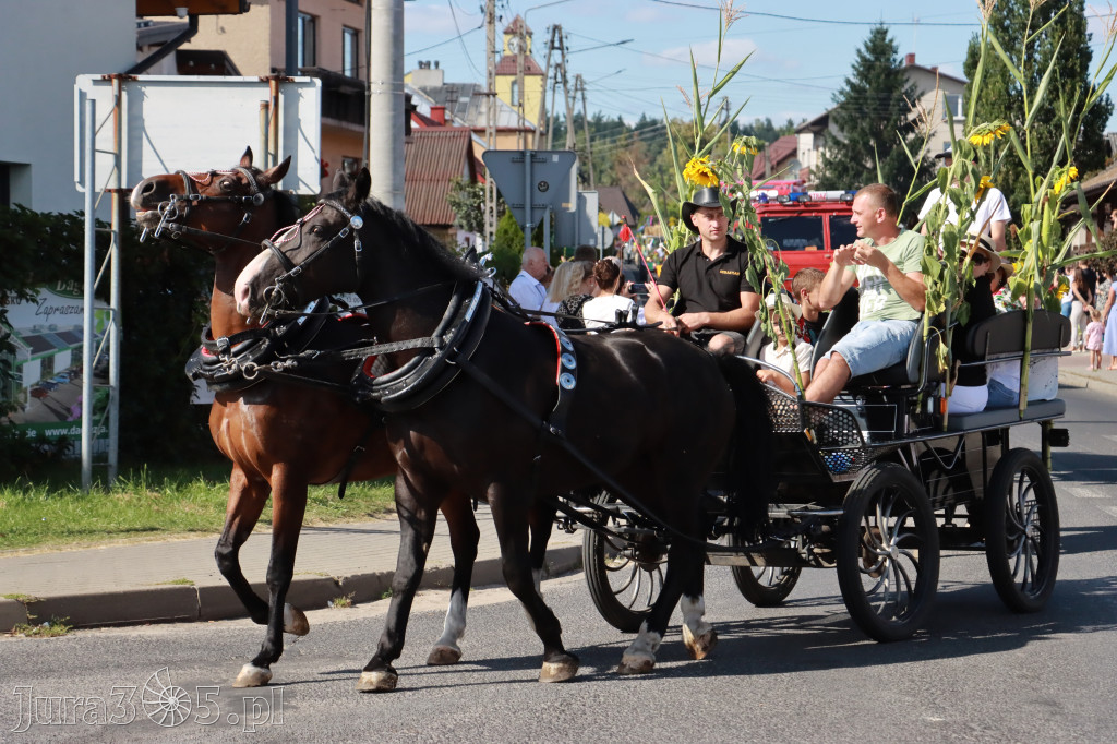 Fotorelacja: Korowód dożynkowy i Parada Ciągników w Kroczycach