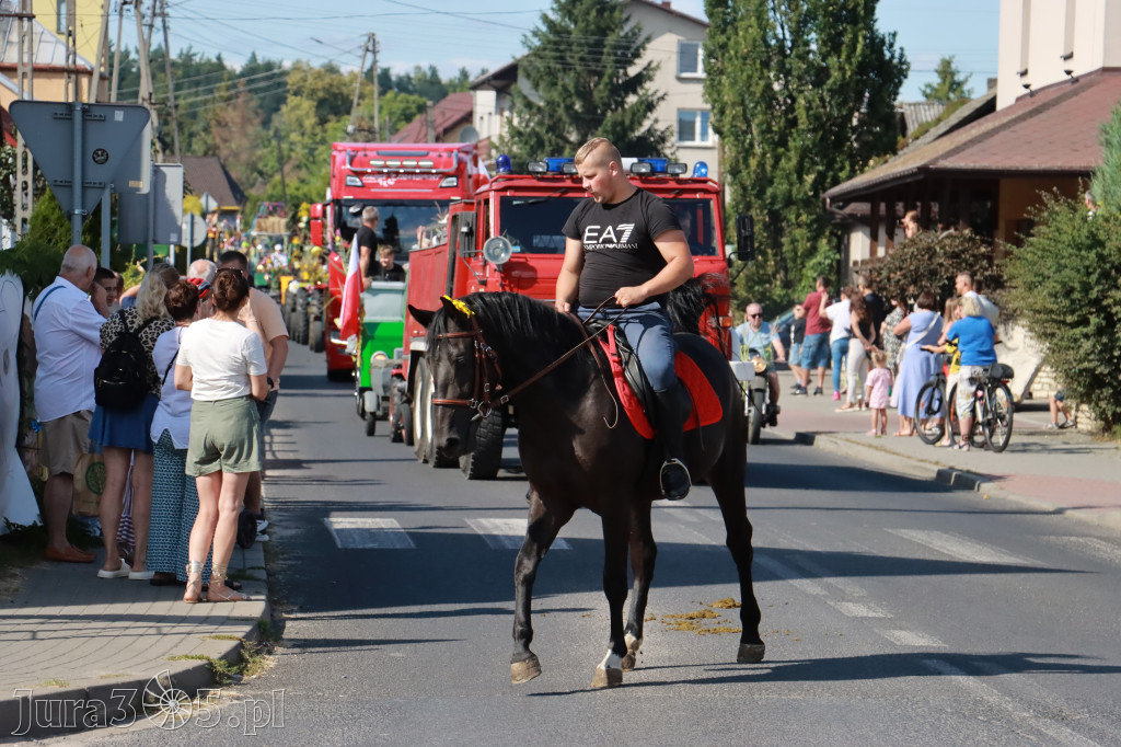 Fotorelacja: Korowód dożynkowy i Parada Ciągników w Kroczycach