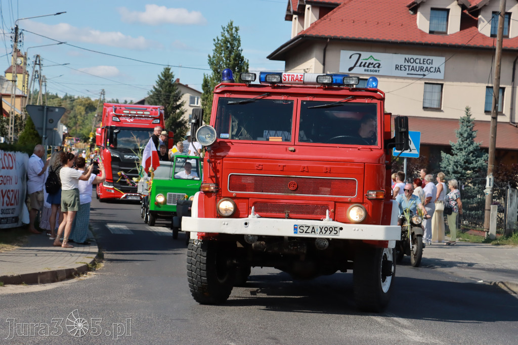 Fotorelacja: Korowód dożynkowy i Parada Ciągników w Kroczycach