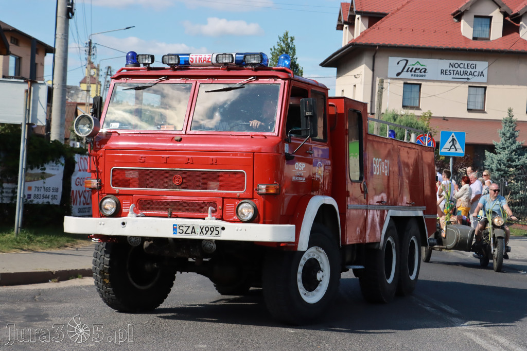 Fotorelacja: Korowód dożynkowy i Parada Ciągników w Kroczycach