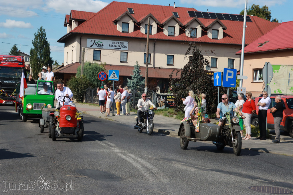 Fotorelacja: Korowód dożynkowy i Parada Ciągników w Kroczycach