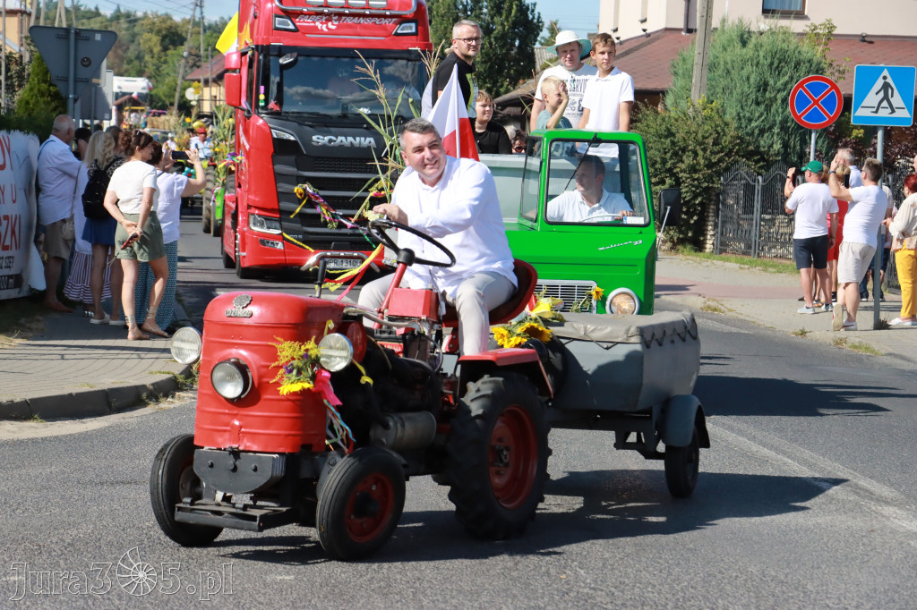 Fotorelacja: Korowód dożynkowy i Parada Ciągników w Kroczycach
