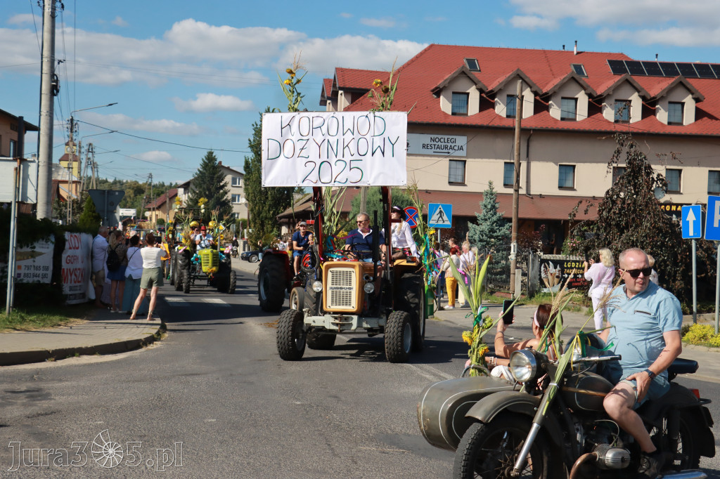Fotorelacja: Korowód dożynkowy i Parada Ciągników w Kroczycach