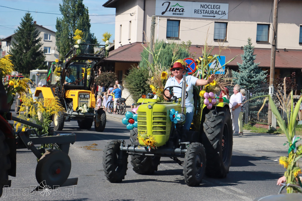 Fotorelacja: Korowód dożynkowy i Parada Ciągników w Kroczycach