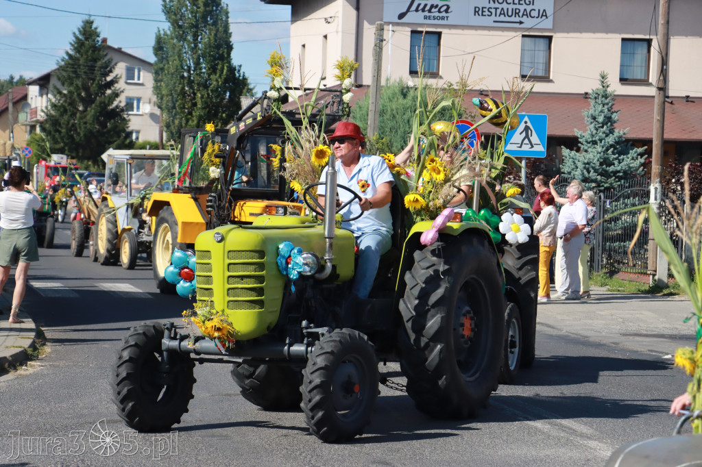 Fotorelacja: Korowód dożynkowy i Parada Ciągników w Kroczycach