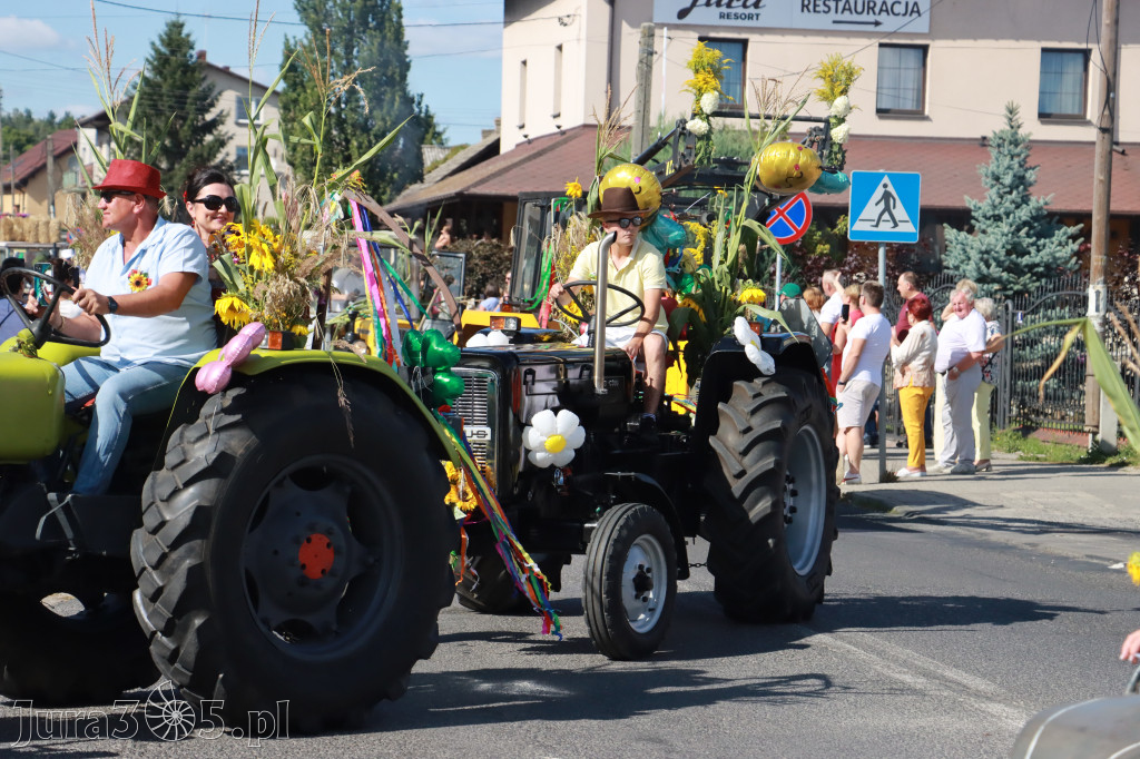 Fotorelacja: Korowód dożynkowy i Parada Ciągników w Kroczycach