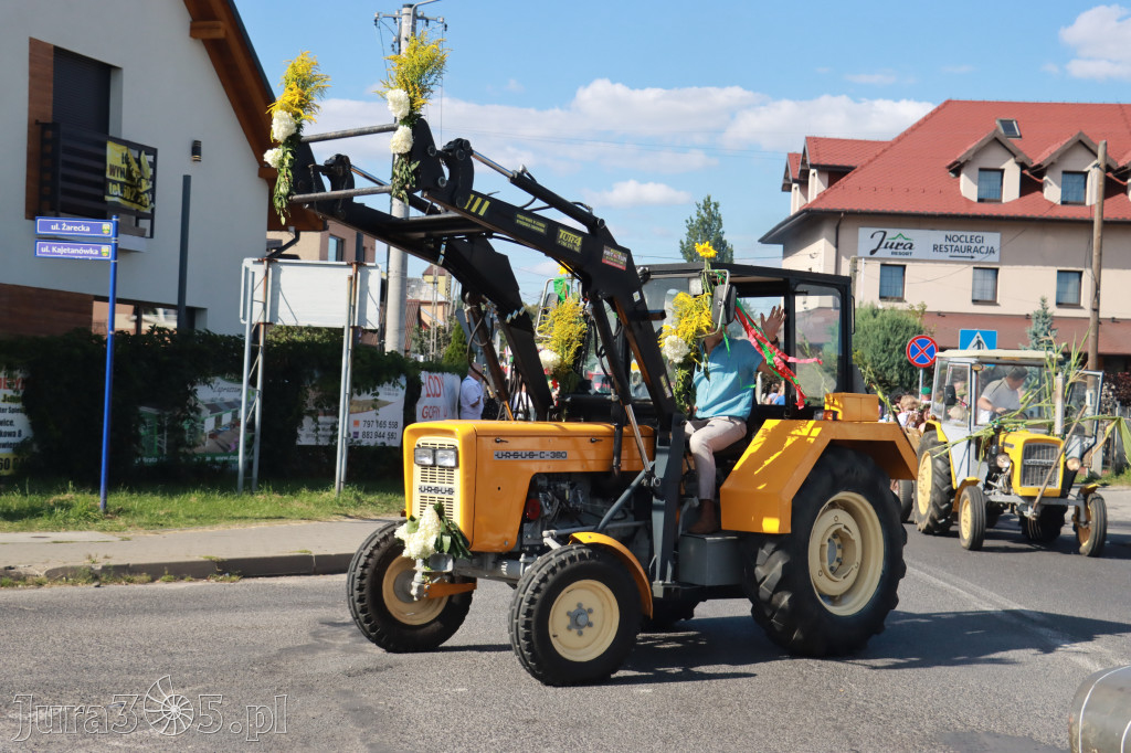 Fotorelacja: Korowód dożynkowy i Parada Ciągników w Kroczycach
