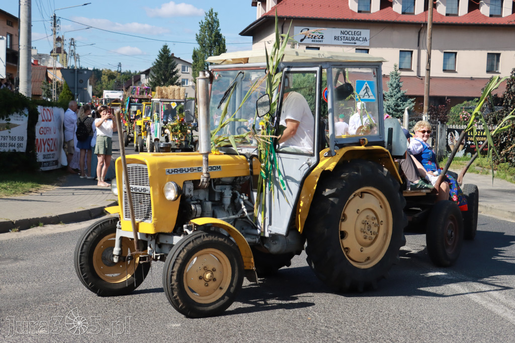 Fotorelacja: Korowód dożynkowy i Parada Ciągników w Kroczycach