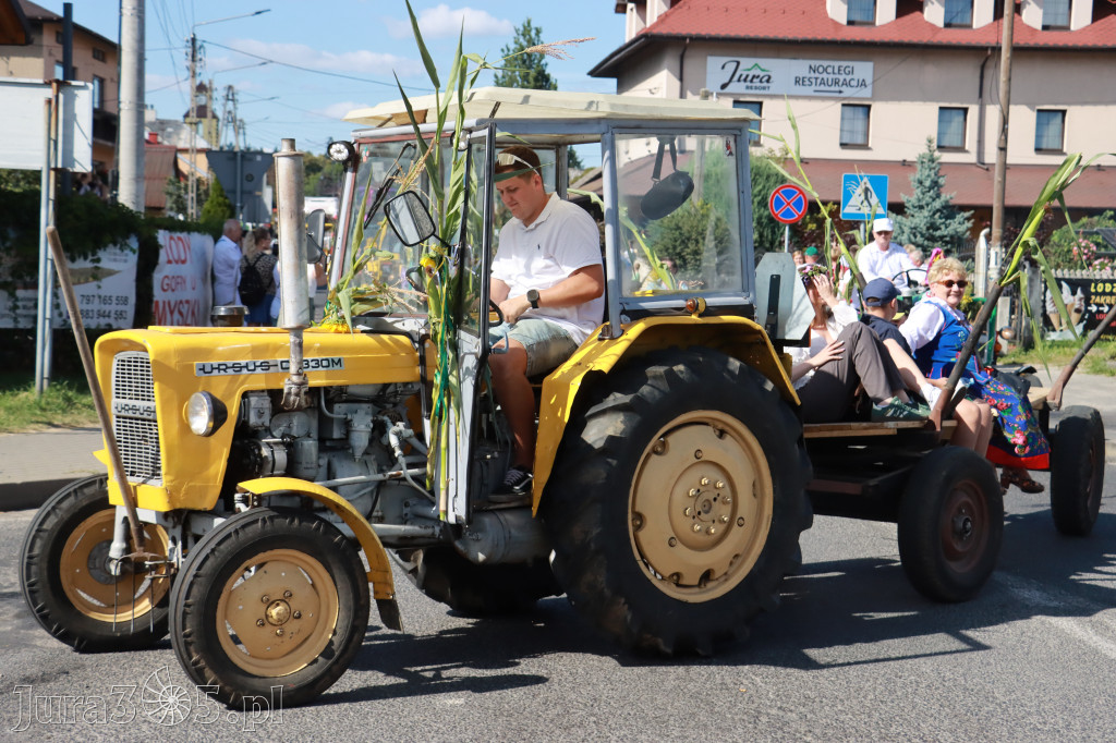 Fotorelacja: Korowód dożynkowy i Parada Ciągników w Kroczycach