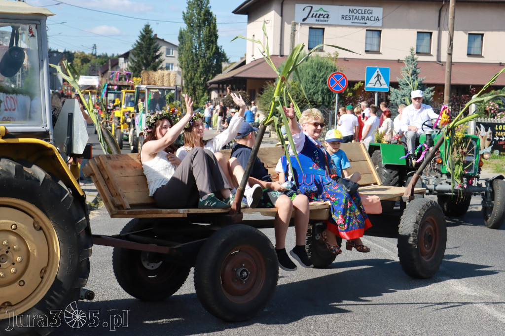 Fotorelacja: Korowód dożynkowy i Parada Ciągników w Kroczycach
