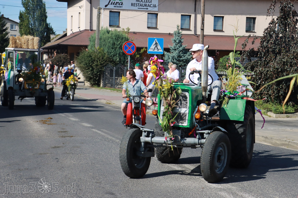 Fotorelacja: Korowód dożynkowy i Parada Ciągników w Kroczycach