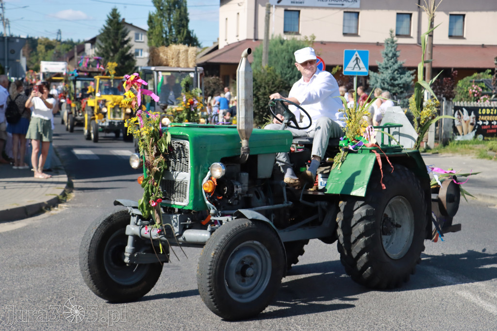 Fotorelacja: Korowód dożynkowy i Parada Ciągników w Kroczycach