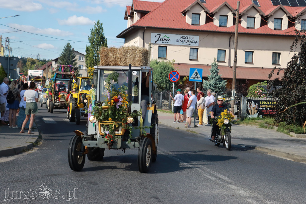 Fotorelacja: Korowód dożynkowy i Parada Ciągników w Kroczycach