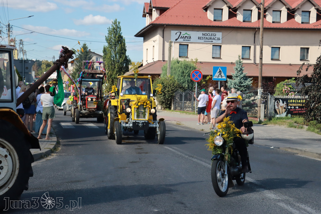Fotorelacja: Korowód dożynkowy i Parada Ciągników w Kroczycach