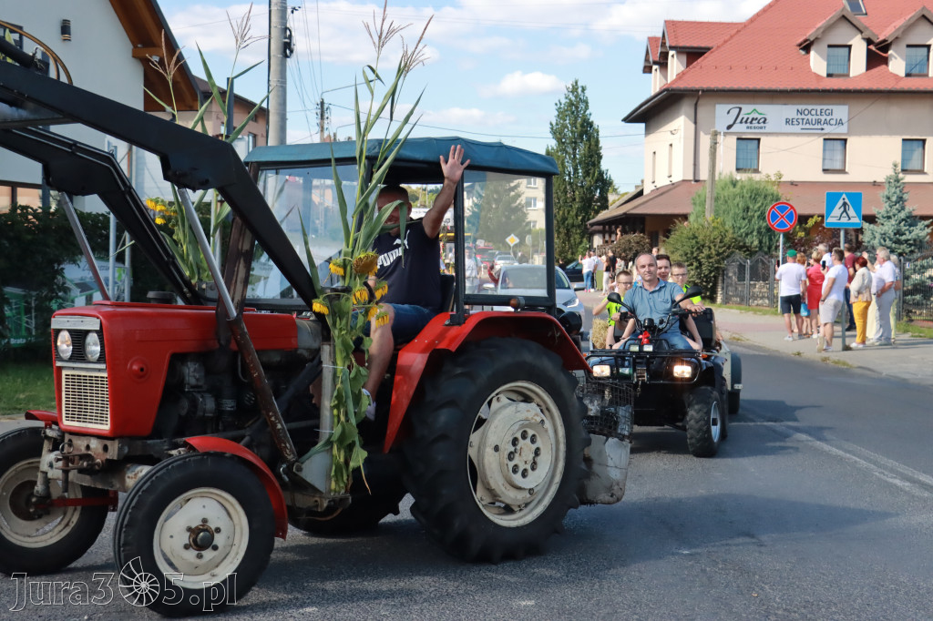 Fotorelacja: Korowód dożynkowy i Parada Ciągników w Kroczycach