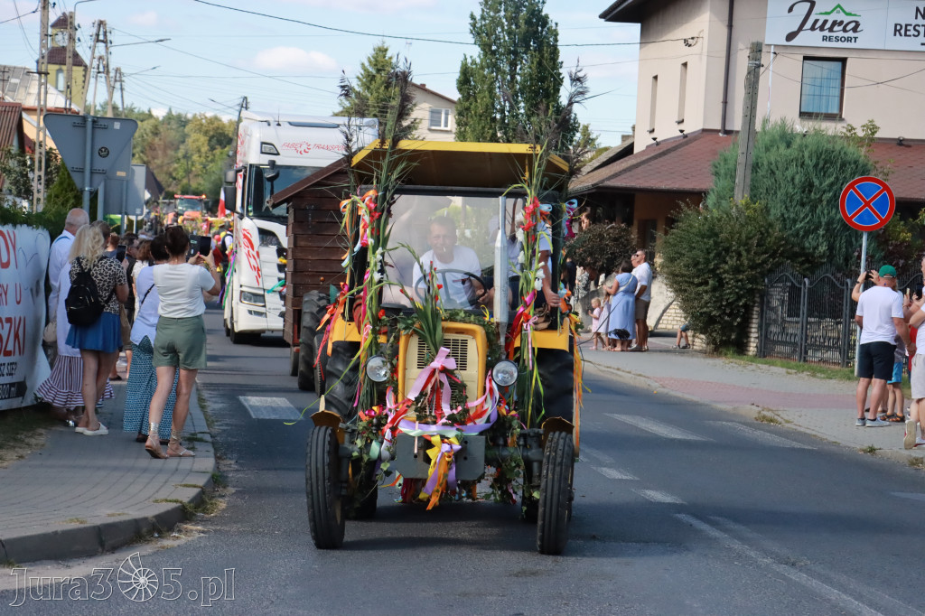 Fotorelacja: Korowód dożynkowy i Parada Ciągników w Kroczycach