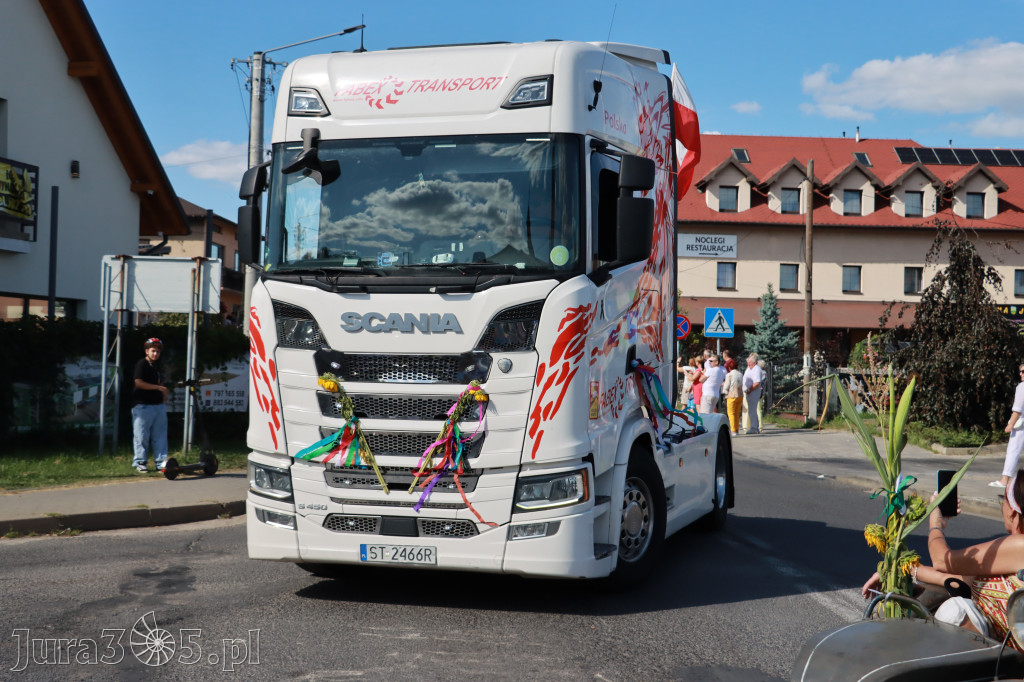 Fotorelacja: Korowód dożynkowy i Parada Ciągników w Kroczycach