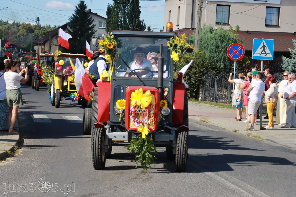 Fotorelacja: Korowód dożynkowy i Parada Ciągników w Kroczycach
