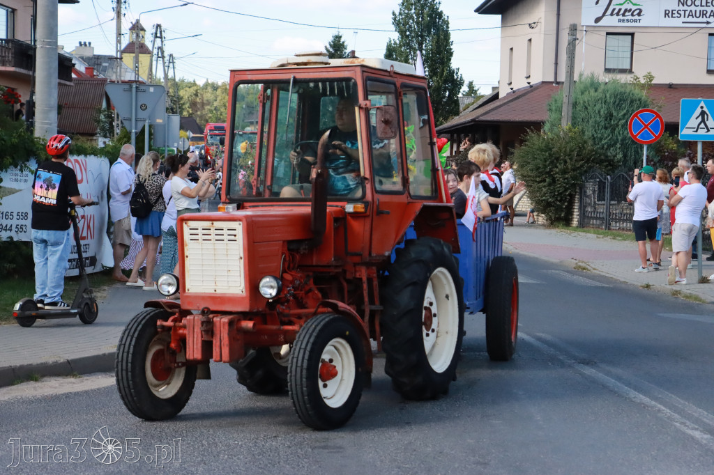 Fotorelacja: Korowód dożynkowy i Parada Ciągników w Kroczycach