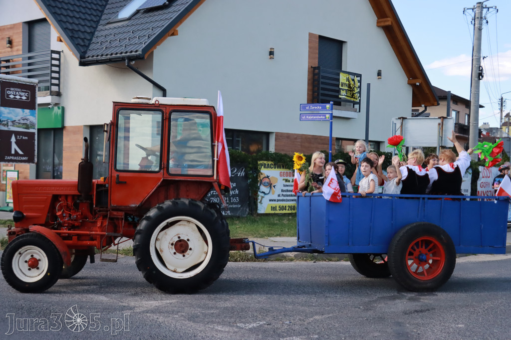 Fotorelacja: Korowód dożynkowy i Parada Ciągników w Kroczycach
