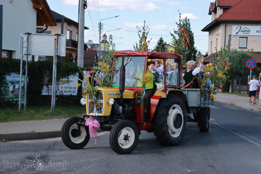 Fotorelacja: Korowód dożynkowy i Parada Ciągników w Kroczycach