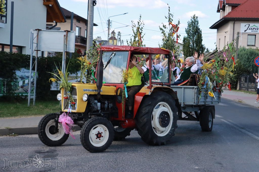 Fotorelacja: Korowód dożynkowy i Parada Ciągników w Kroczycach